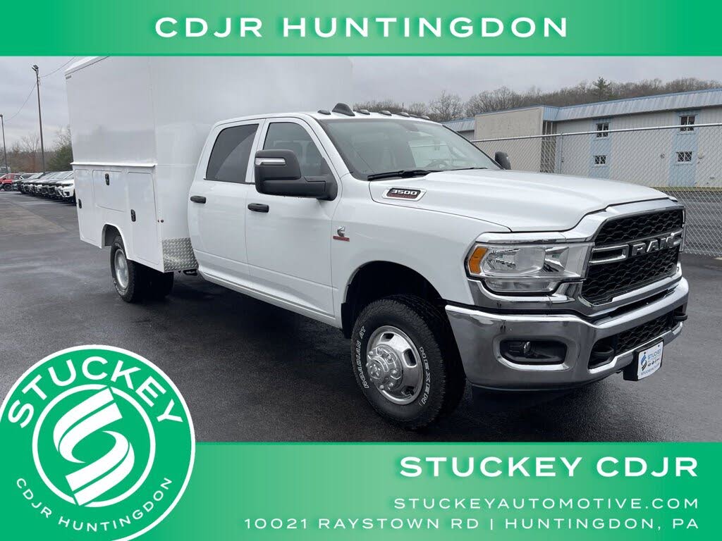 2024 RAM 3500 Chassis Tradesman Crew Cab LB DRW 4WD