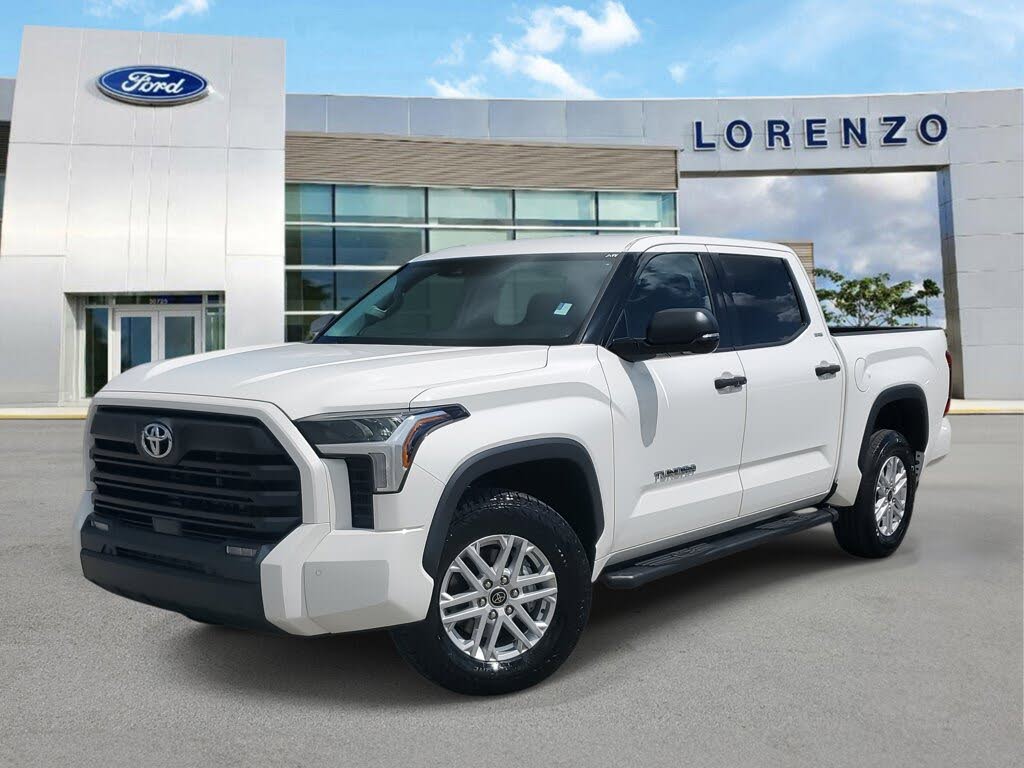 2022 Toyota Tundra SR5 CrewMax Cab 4WD