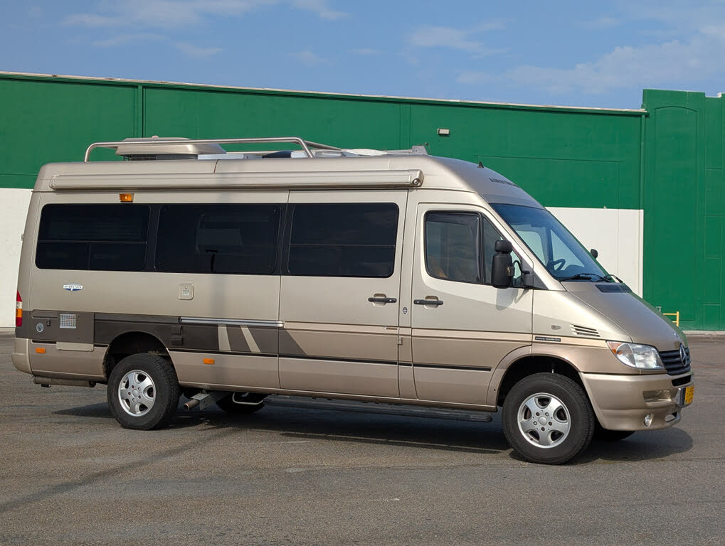2005 Dodge Sprinter Cargo 2500 High Roof 158 WB RWD