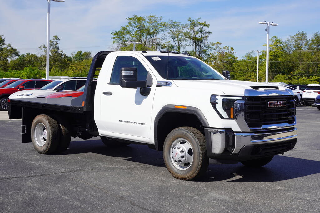 2025 GMC Sierra 3500HD Chassis Pro Regular Cab 4WD