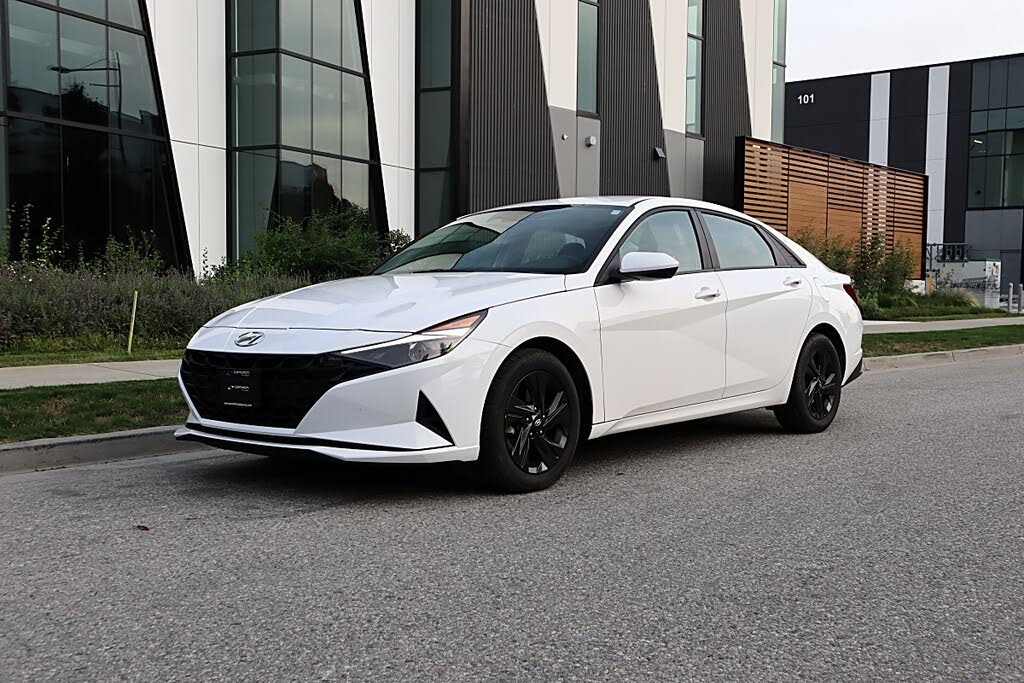 2022 Hyundai Elantra Preferred FWD