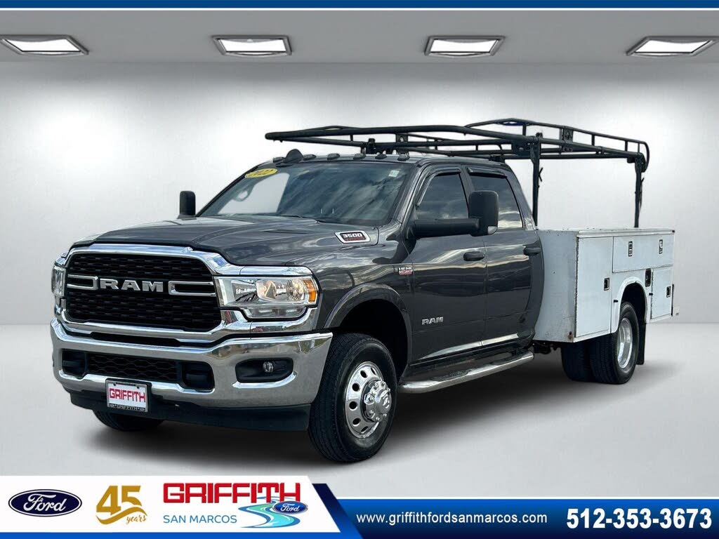 2022 RAM 3500 Chassis SLT Crew Cab LB DRW 4WD