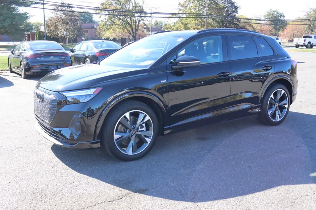 2024 Audi Q4 e-tron quattro Premium Plus 55