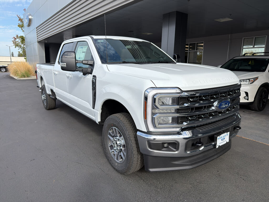 2026 Ford F-350 Super Duty Lariat Crew Cab 4WD