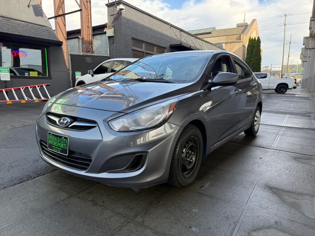 2013 Hyundai Accent GLS Sedan FWD