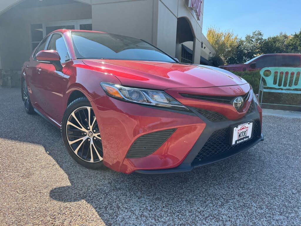 2020 Toyota Camry SE FWD