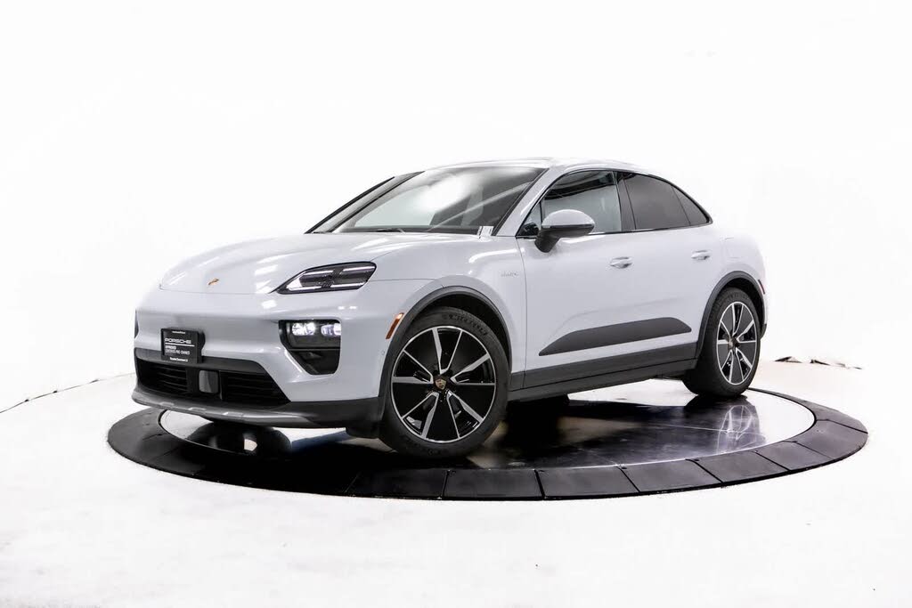2025 Porsche Macan AWD