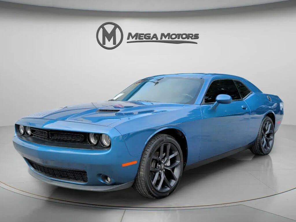 2022 Dodge Challenger SXT RWD