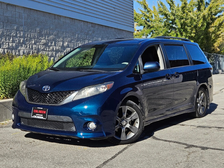 2012 Toyota Sienna SE 8-Passenger
