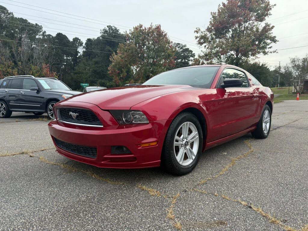 2013 Ford Mustang V6 Coupe RWD