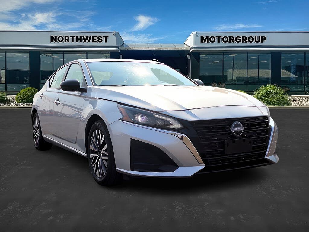 2024 Nissan Altima 2.5 SV FWD