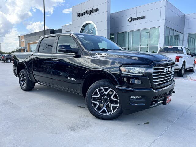 2026 RAM 1500 Laramie Crew Cab 4WD