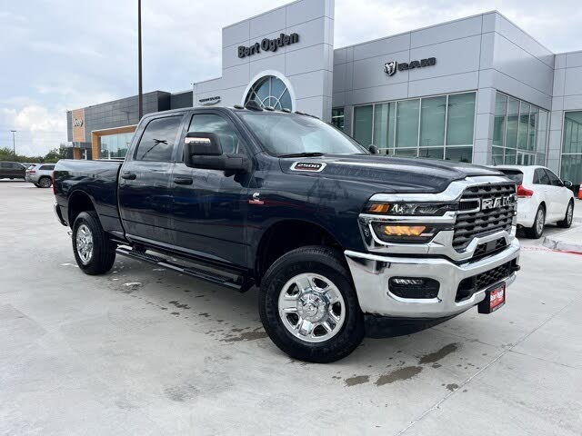 2026 RAM 2500 Tradesman Crew Cab 4WD