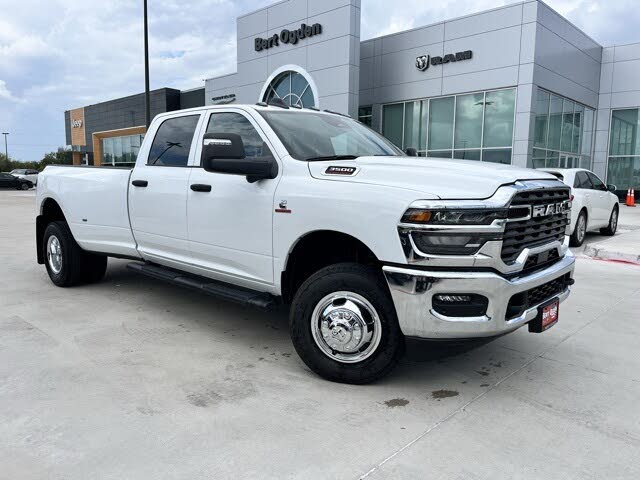 2026 RAM 3500 Tradesman Crew Cab LB DRW 4WD