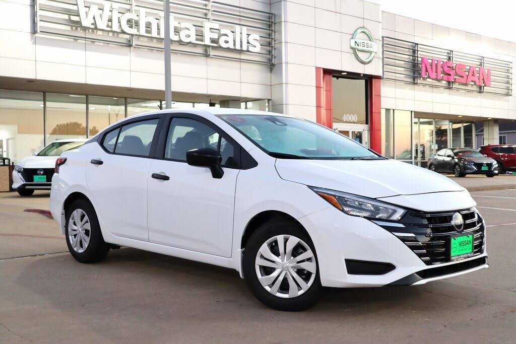 2025 Nissan Versa S FWD