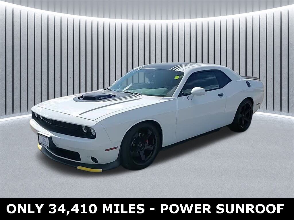 2015 Dodge Challenger R/T Shaker RWD