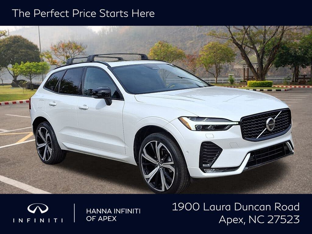 2023 Volvo XC60 B5 Ultimate Dark Theme AWD