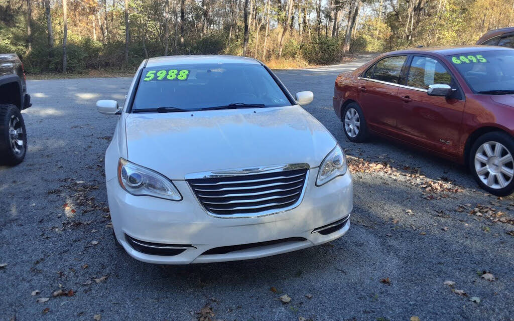 2012 Chrysler 200 Touring Sedan FWD
