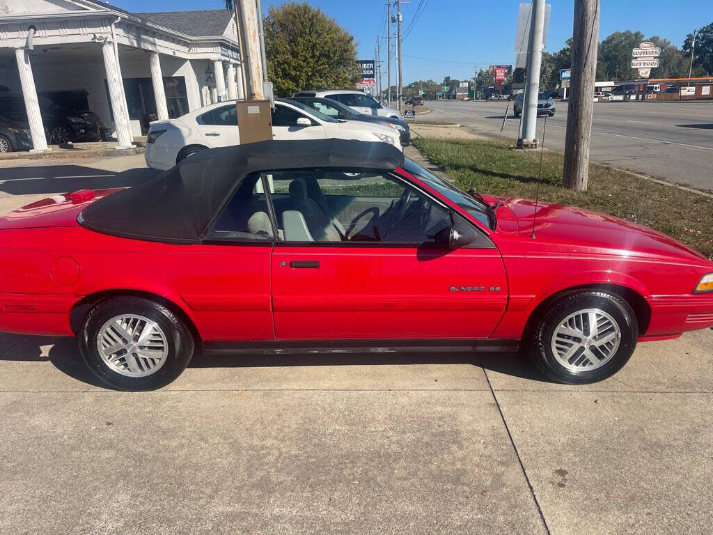 1993 Pontiac Sunbird 2 Dr SE Convertible