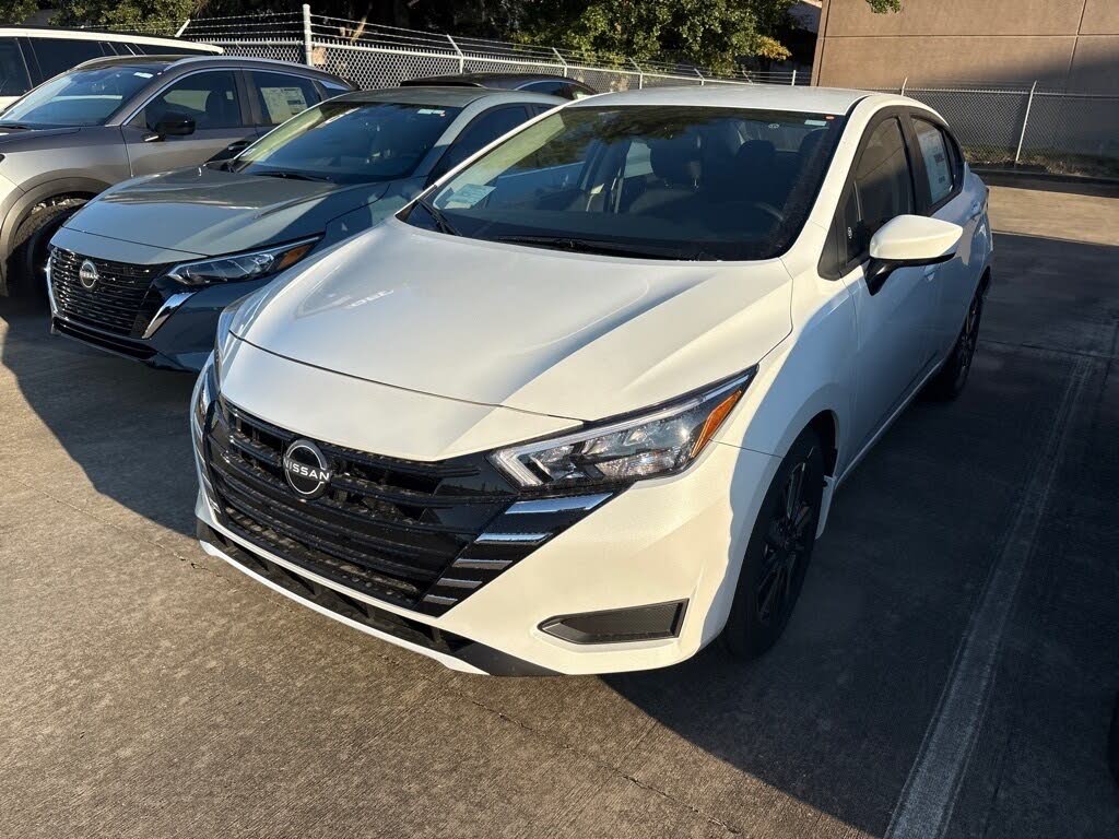 2025 Nissan Versa SV FWD