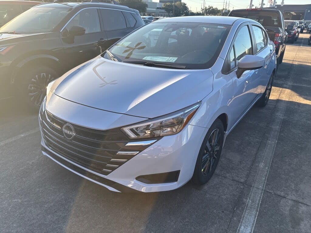 2025 Nissan Versa SV FWD