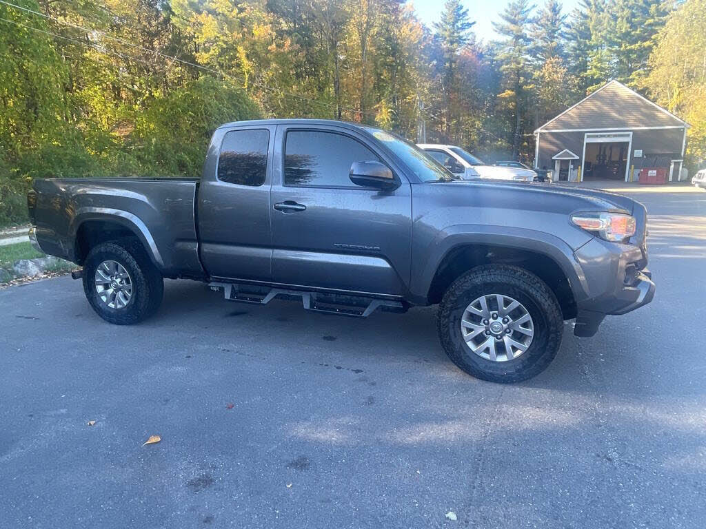2018 Toyota Tacoma SR5 V6 Access Cab 4WD