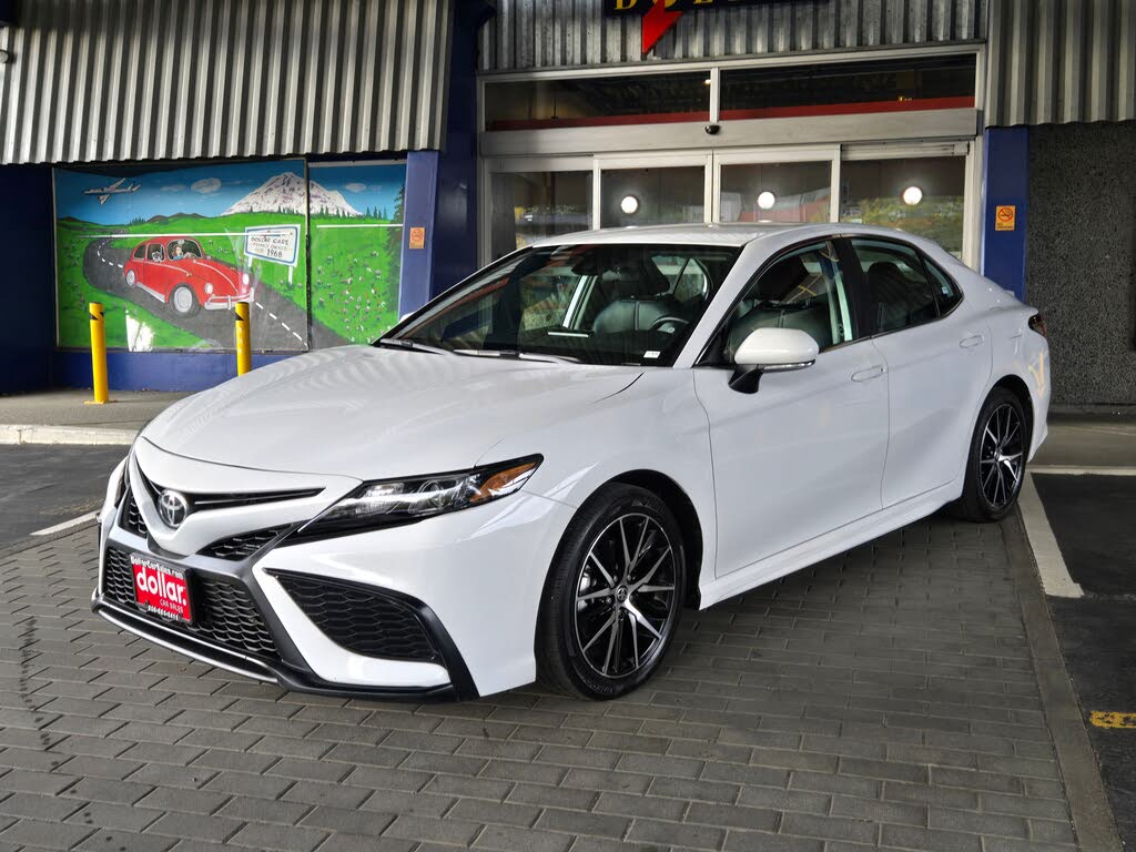 2024 Toyota Camry SE FWD