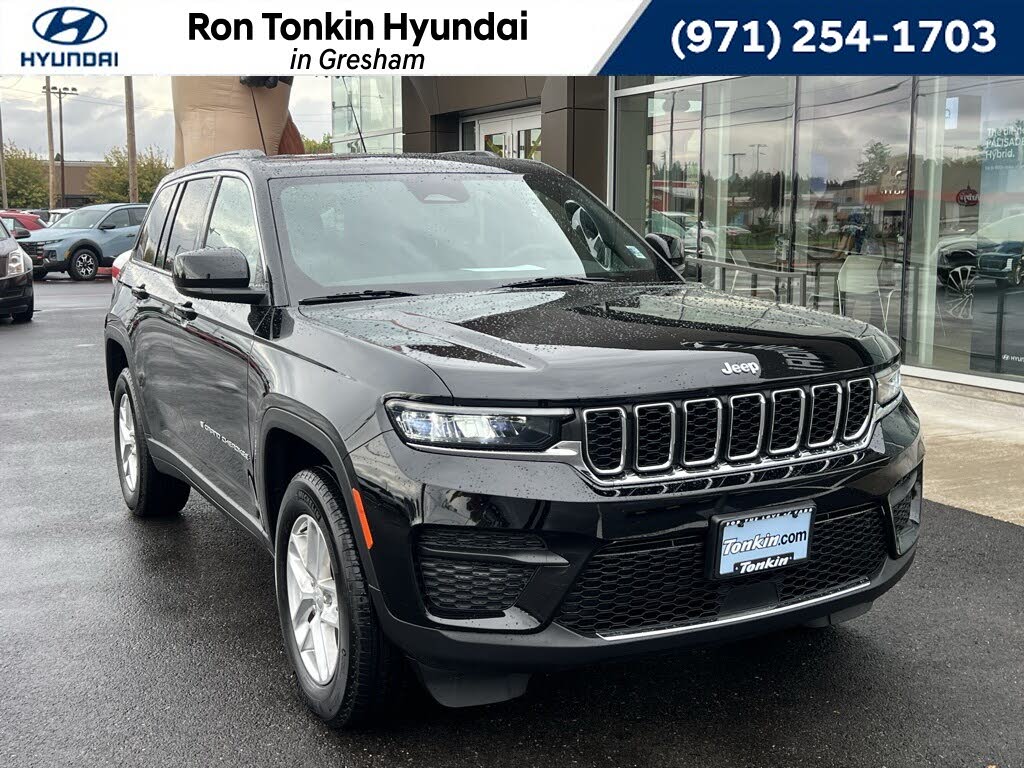 2024 Jeep Grand Cherokee Laredo 4WD