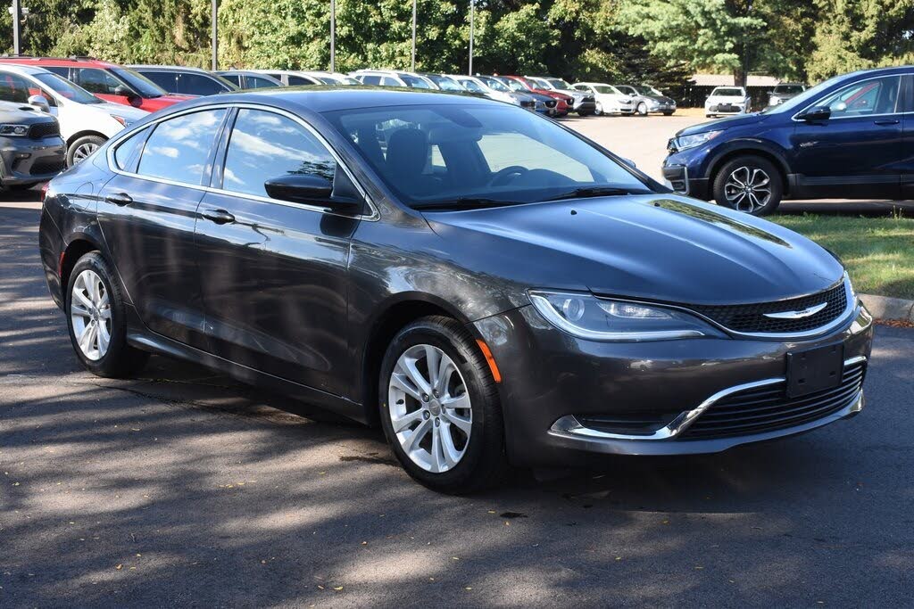 2015 Chrysler 200 Limited Sedan FWD
