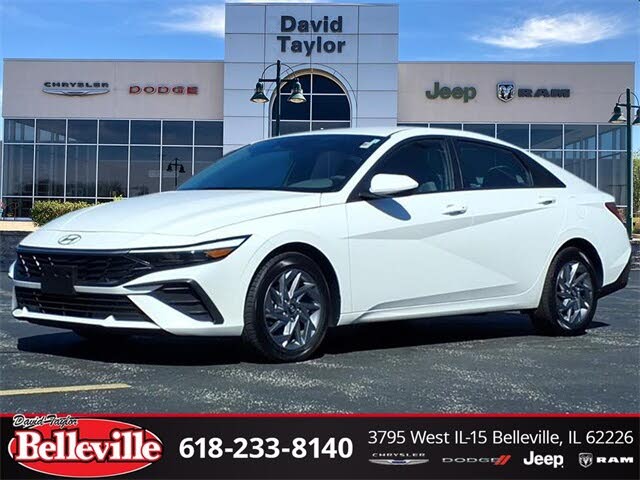 2024 Hyundai Elantra SEL FWD