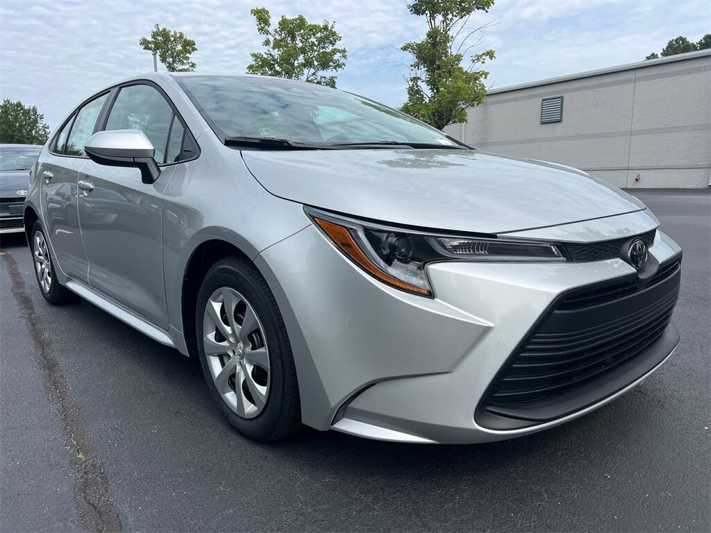 2025 Toyota Corolla LE FWD