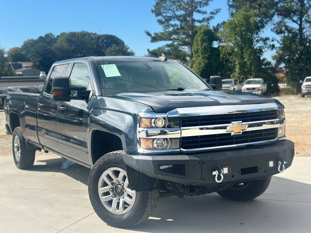 2017 Chevrolet Silverado 3500HD LT Crew Cab LB 4WD