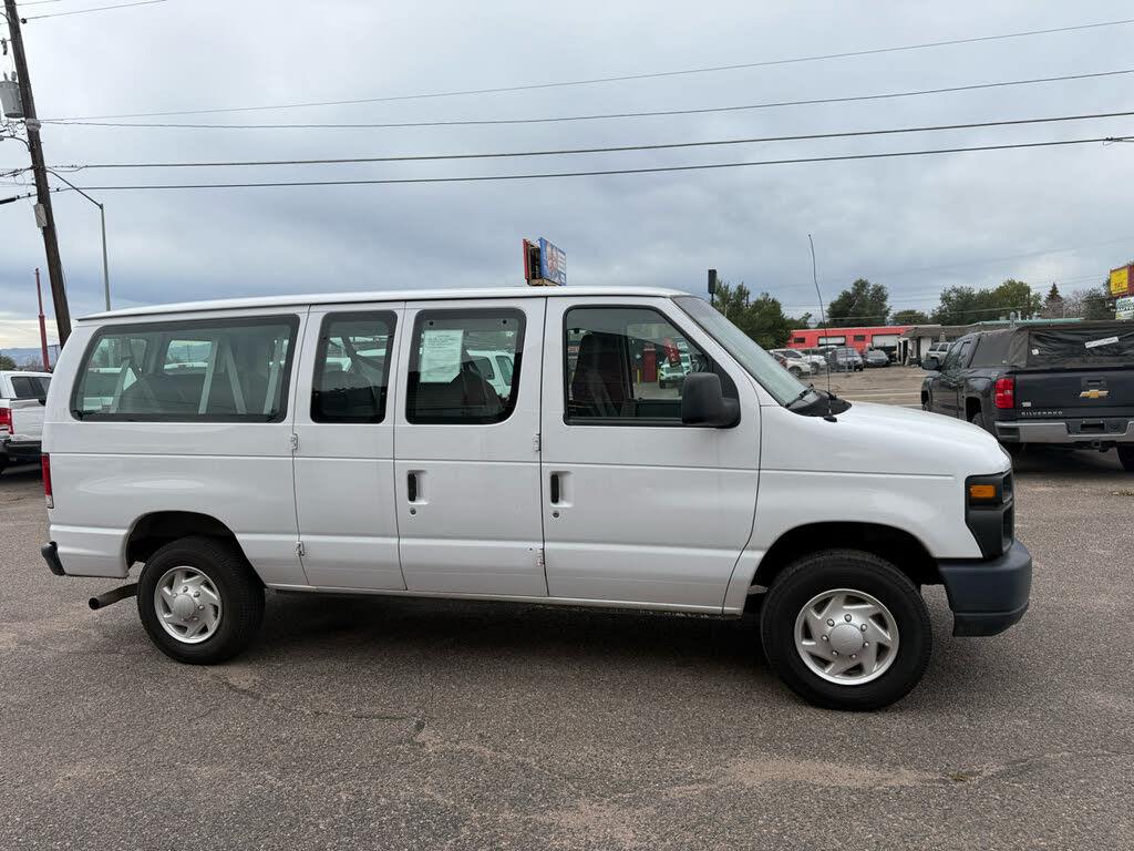2013 Ford E-Series E-350 XL Super Duty Passenger Van