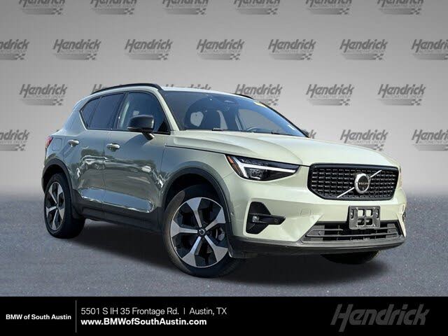 2023 Volvo XC40 B5 Ultimate Dark Theme AWD