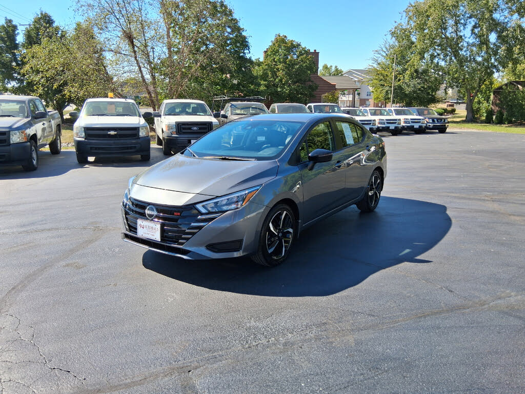 2025 Nissan Versa SR FWD