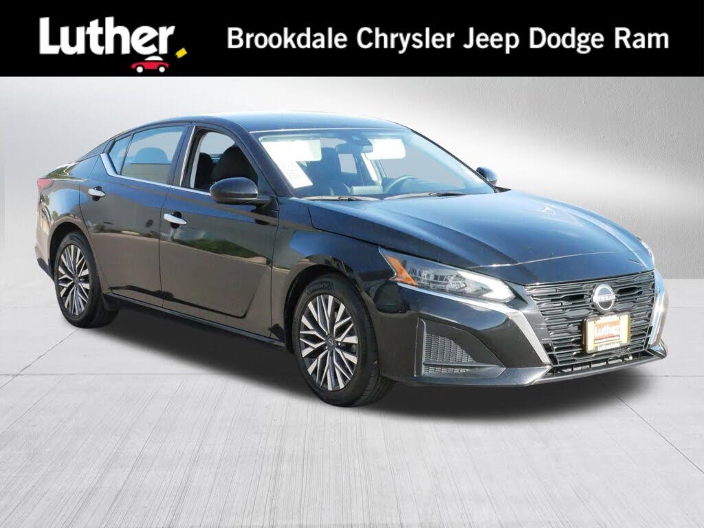 2023 Nissan Altima 2.5 SV FWD