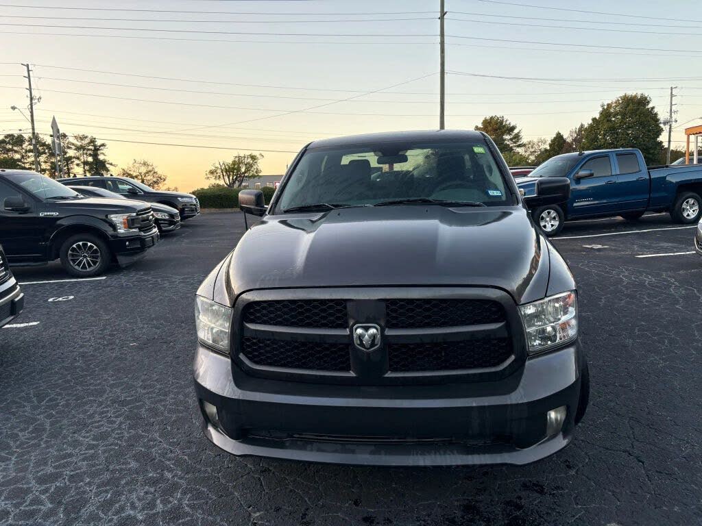 2018 RAM 1500 Express Crew Cab RWD