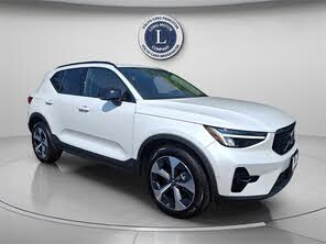 Volvo XC40 B5 Plus Dark Theme AWD