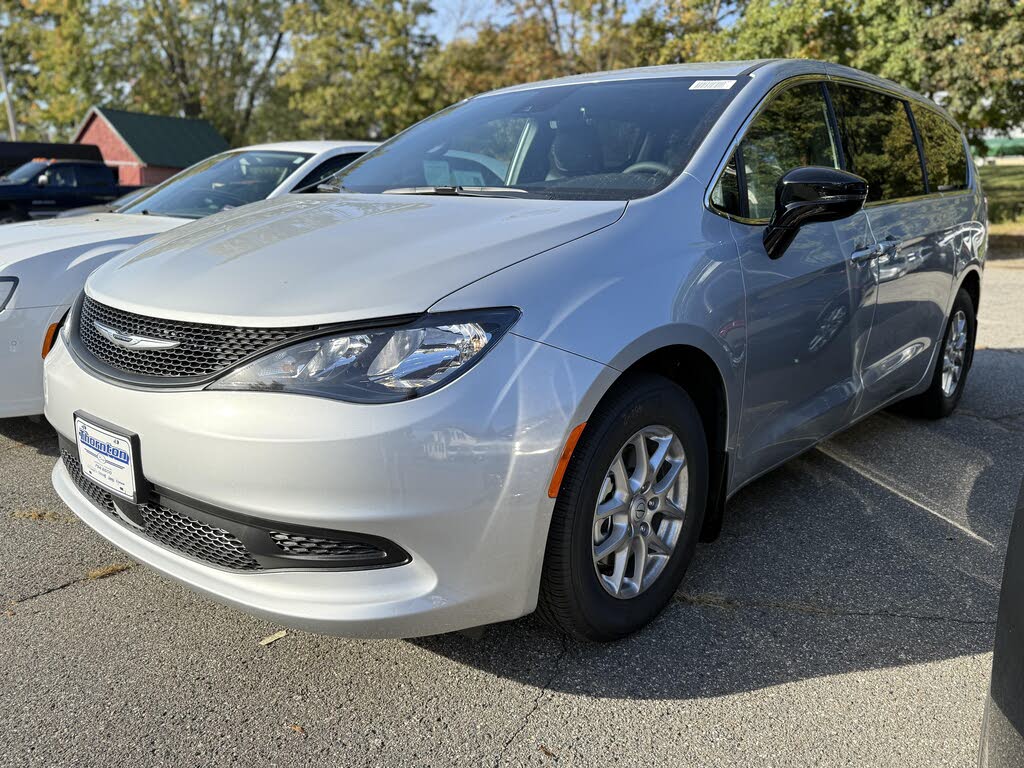 2026 Chrysler Voyager LX FWD