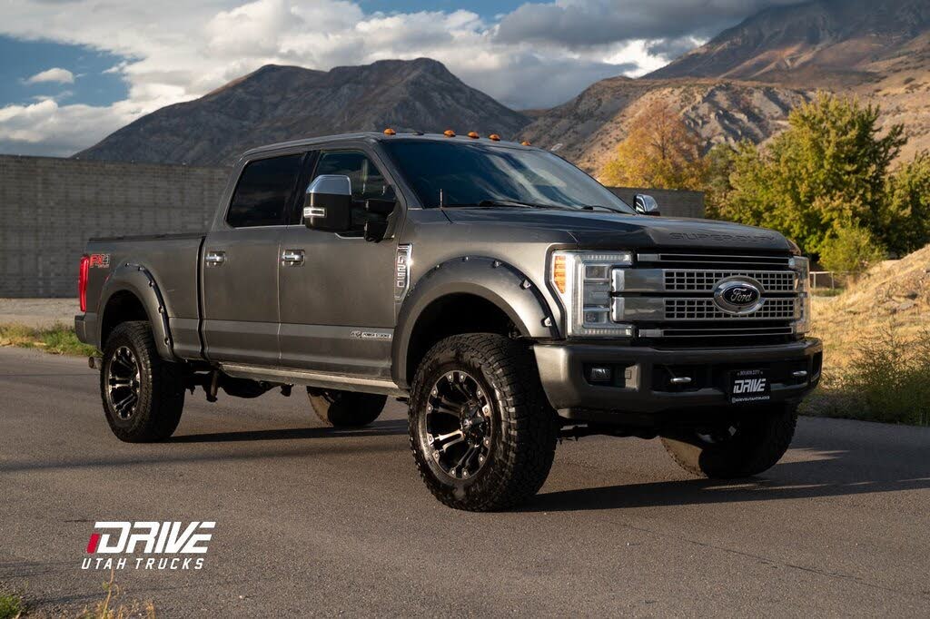 2017 Ford F-250 Super Duty Platinum Crew Cab 4WD
