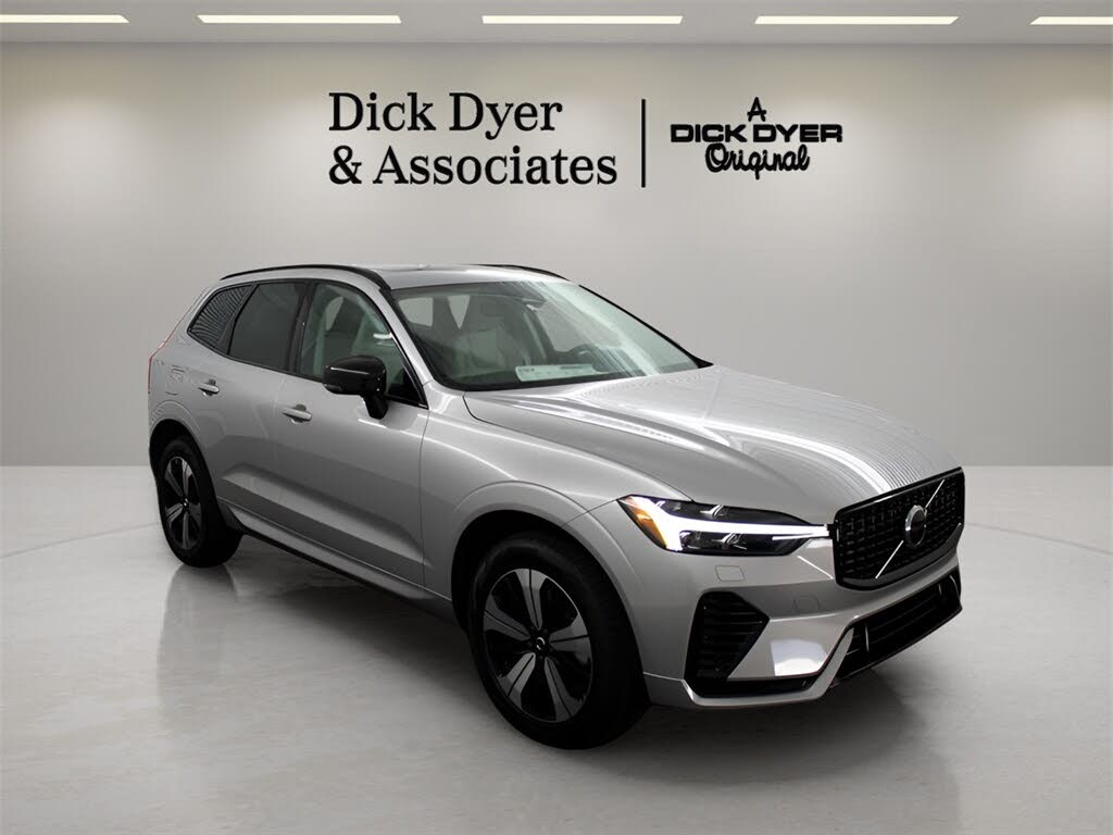 2025 Volvo XC60 Recharge T8 Core Dark Theme eAWD
