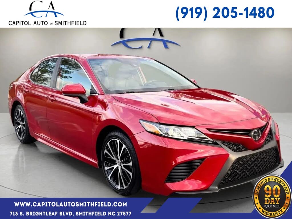 2020 Toyota Camry SE FWD