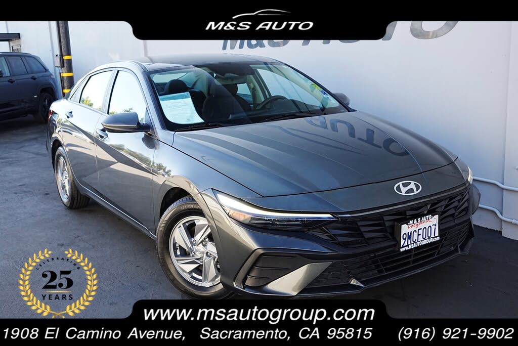 2024 Hyundai Elantra SE FWD