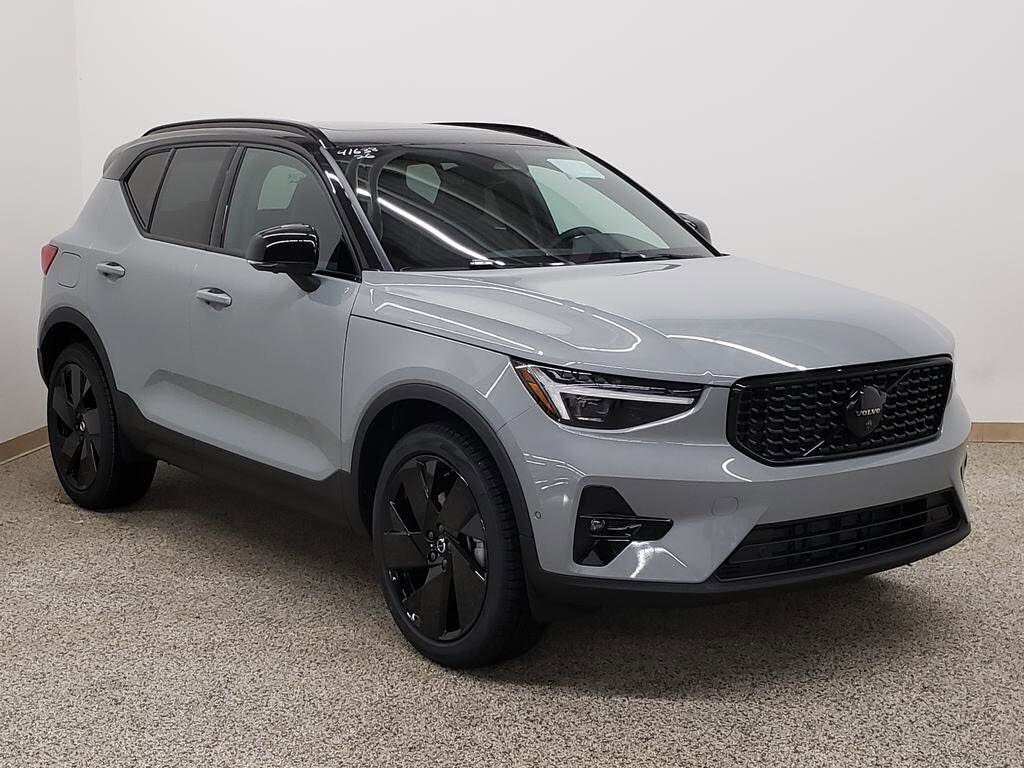 2026 Volvo XC40 B5 Ultra Black Edition AWD
