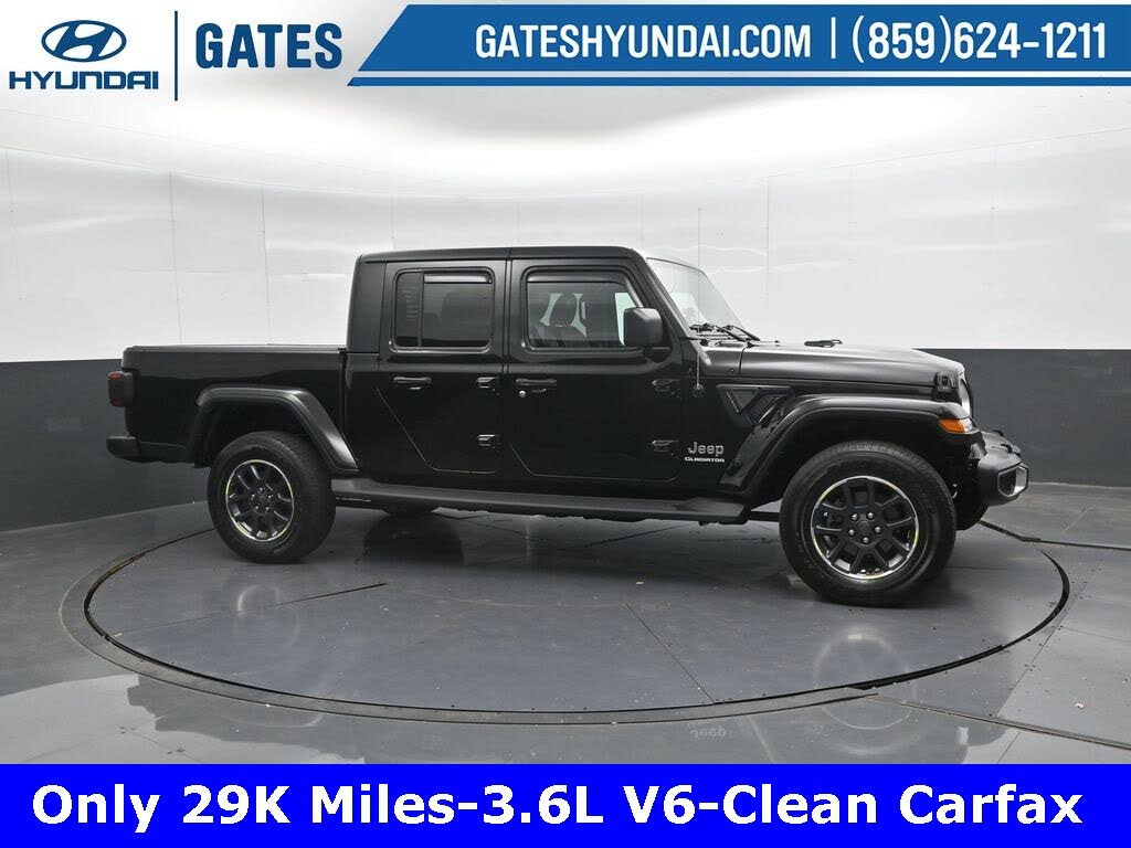 2022 Jeep Gladiator Overland Crew Cab 4WD