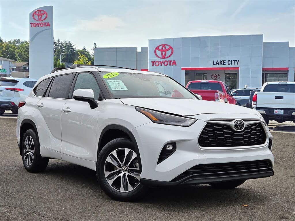 2022 Toyota Highlander XLE AWD