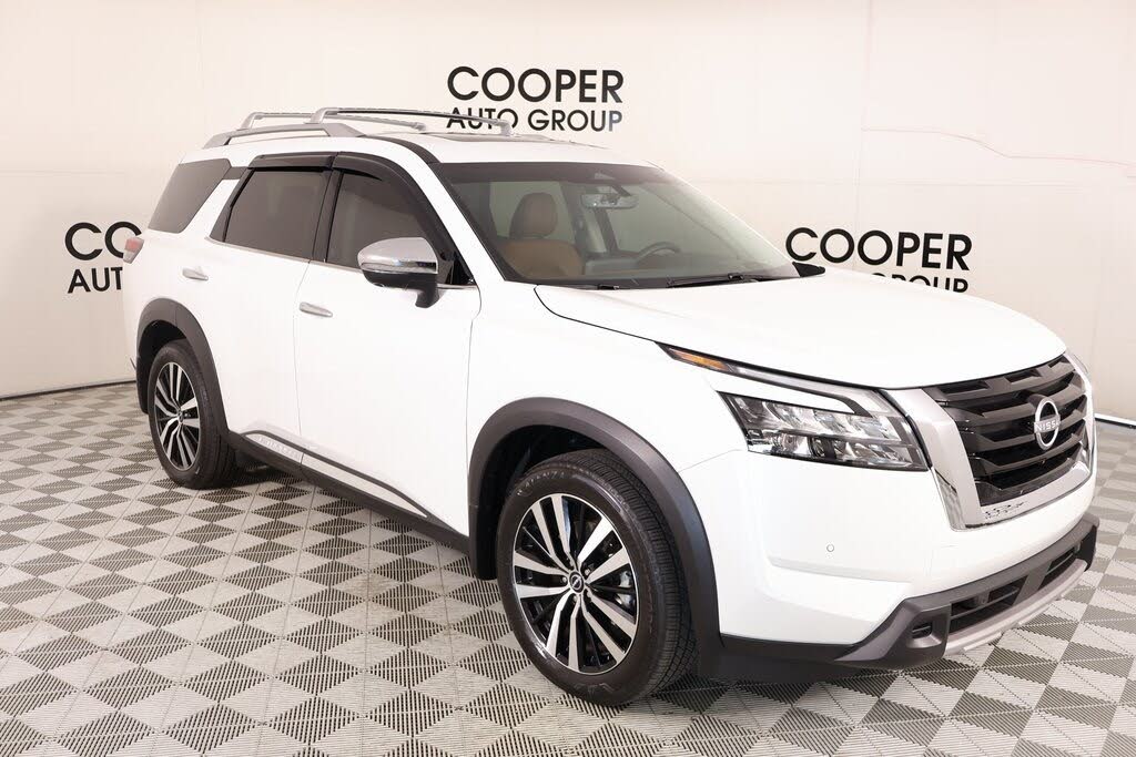 2025 Nissan Pathfinder Platinum FWD