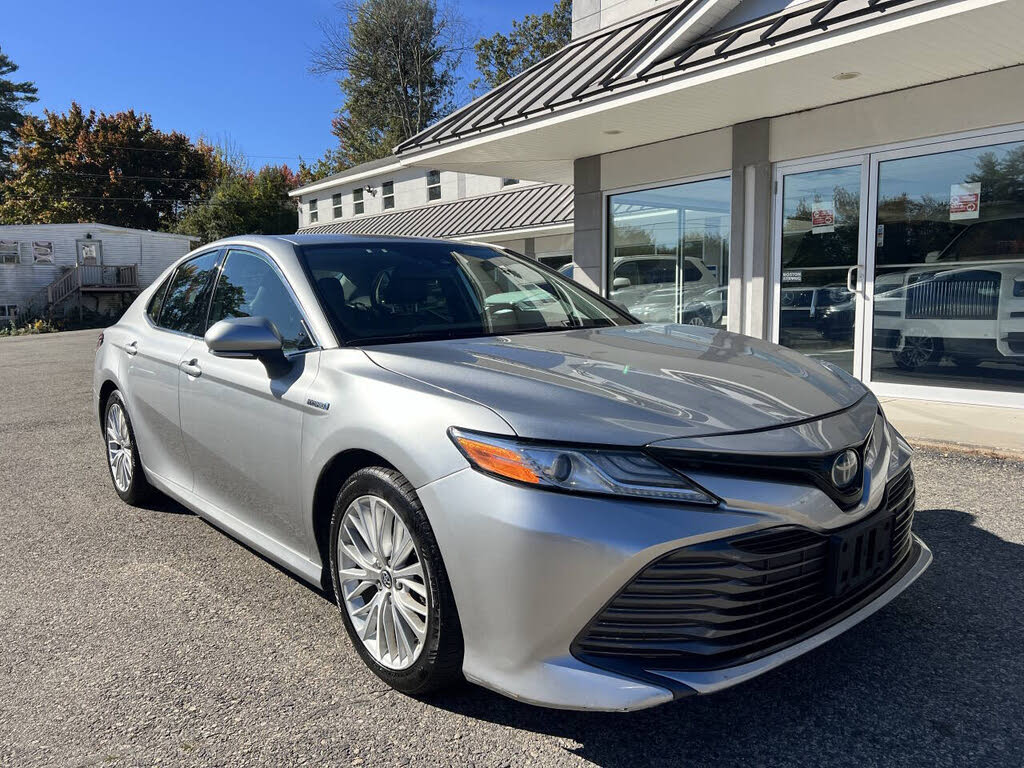 2019 Toyota Camry Hybrid XLE FWD