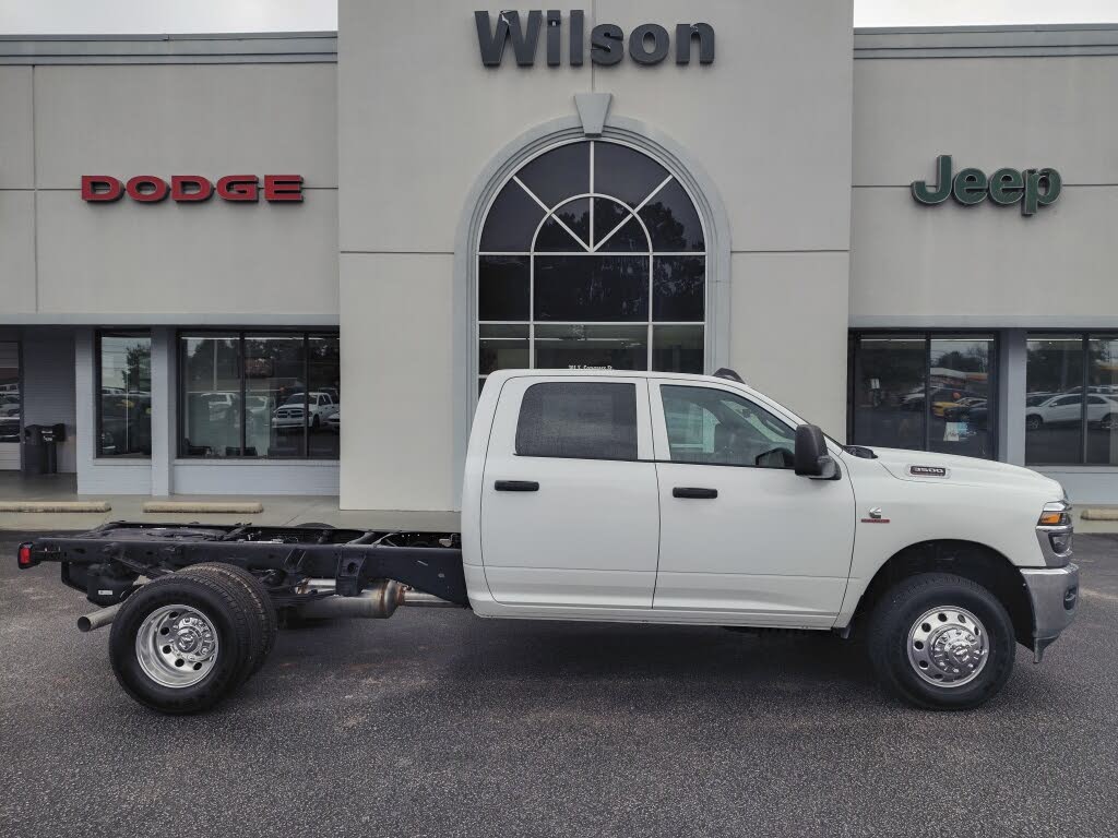 2026 RAM 3500 Chassis Tradesman Crew Cab LB DRW 4WD