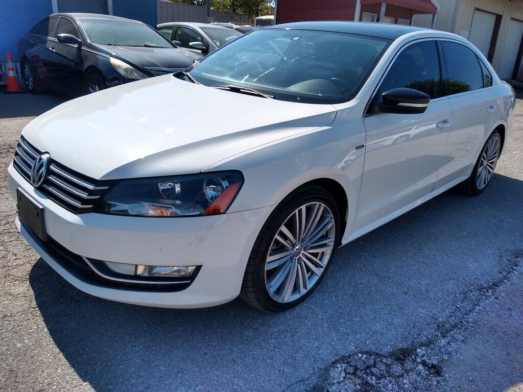 2015 Volkswagen Passat 1.8T SE FWD